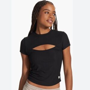 Vuori Black Ribbed Cove Cut Out Top (size small)